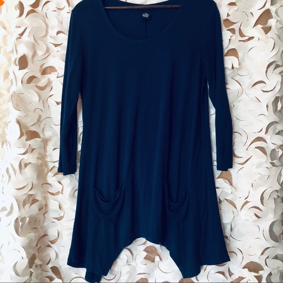 Handkerchief Hem & 3/4 Length Sleeve Top - Picture 1 of 8